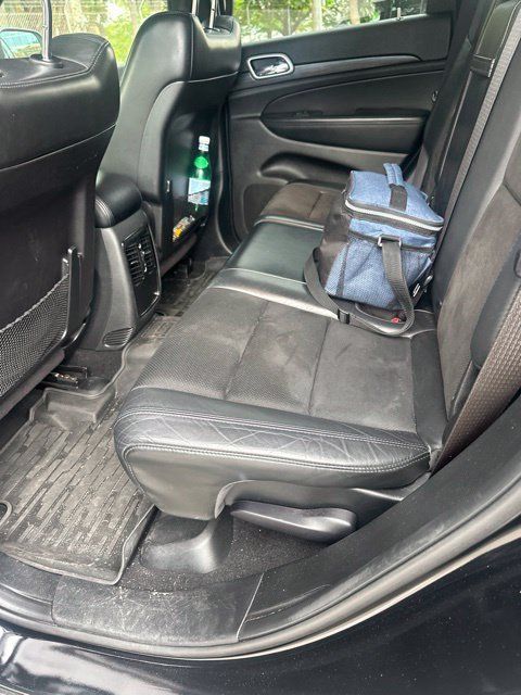 Used 2020 Jeep Grand Cherokee Laredo w/ Quick Order Package 2BN North AWD/4WD image 9