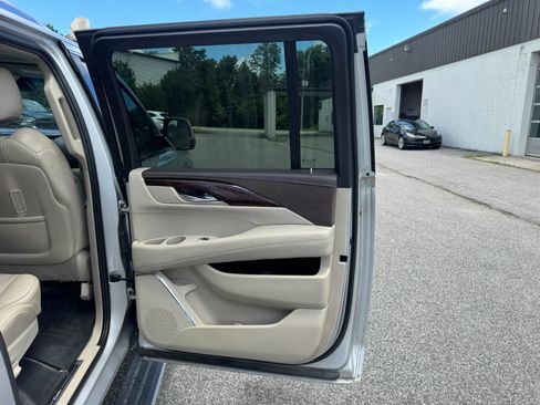 Used 2016 Cadillac Escalade ESV Premium AWD/4WD image 52