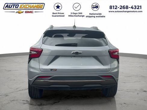 Used 2025 Chevrolet Trax ACTIV w/ Driver Confidence Package FWD image 4