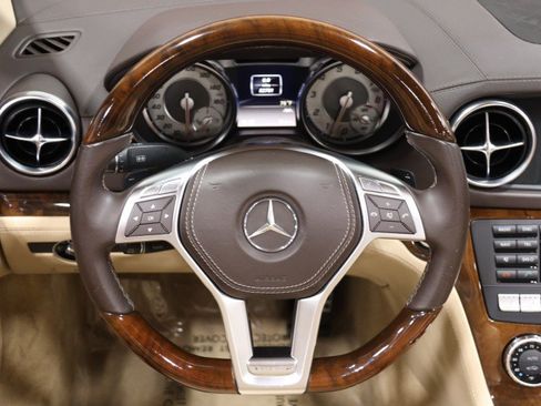 Used 2013 Mercedes-Benz SL 550 w/ Premium Pkg image 47