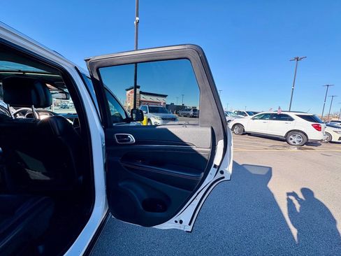 Used 2015 Jeep Grand Cherokee Limited image 38