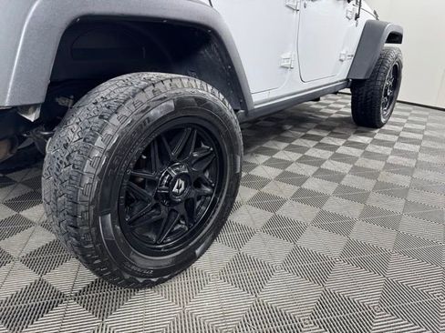 Used 2018 Jeep Wrangler Unlimited Sport AWD/4WD image 17