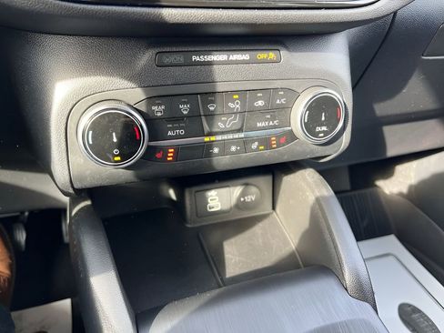 Used 2025 Ford Escape ST-Line w/ Cold Weather Package FWD image 20