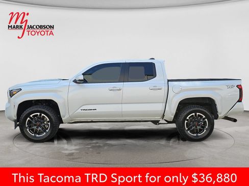 Used 2024 Toyota Tacoma TRD Sport w/ TRD Sport Upgrade Package RWD image 16