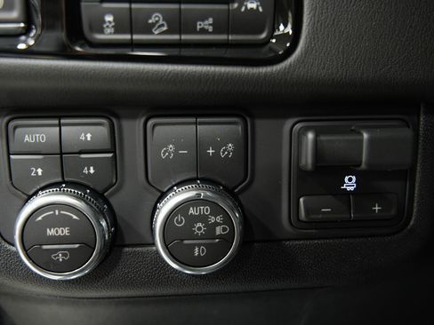 New 2026 GMC Yukon Denali w/ Denali Reserve Package AWD/4WD image 37