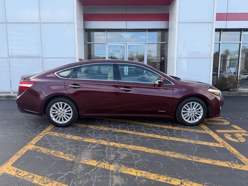 Used 2014 Toyota Avalon Limited w/ Technology Package image 4