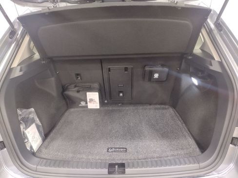 New 2025 Volkswagen Taos SE image 16