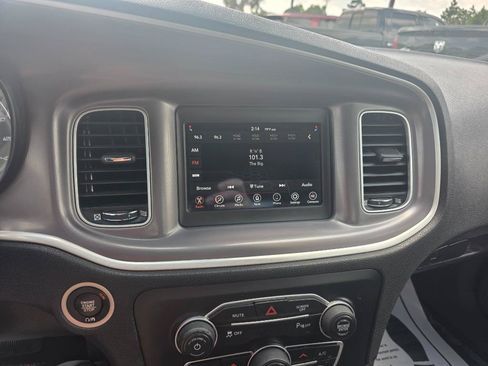 Used 2022 Dodge Charger SXT RWD image 15