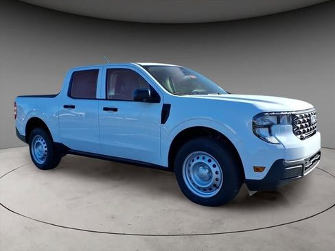 New 2025 Ford Maverick XL w/ Equipment Group 101A image 11