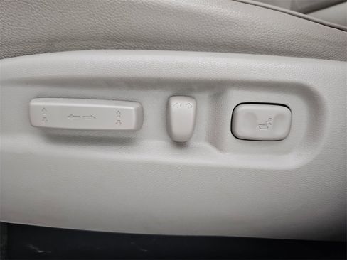 Used 2015 Honda Pilot Touring image 42