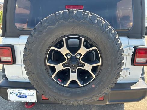 Used 2018 Jeep Wrangler Unlimited Rubicon AWD/4WD image 9