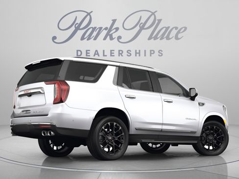 Used 2024 GMC Yukon Denali w/ Advanced Technology Package RWD image 5