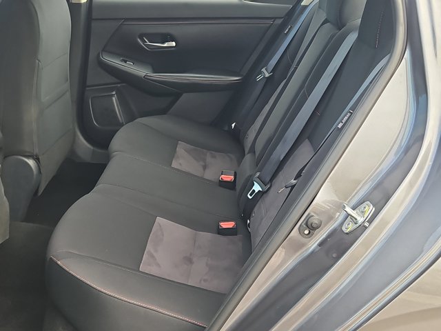 Used 2025 Nissan Sentra SR FWD image 18
