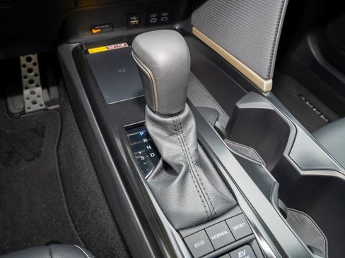 Certified 2025 Toyota Camry SE image 16