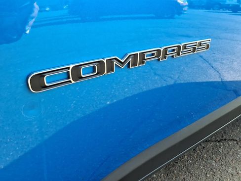 Used 2022 Jeep Compass Latitude AWD/4WD image 11