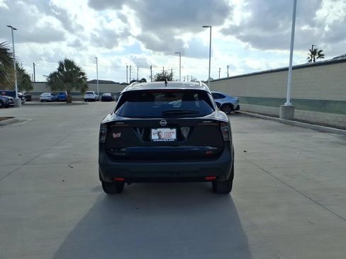 Used 2025 Nissan Kicks SR FWD image 4