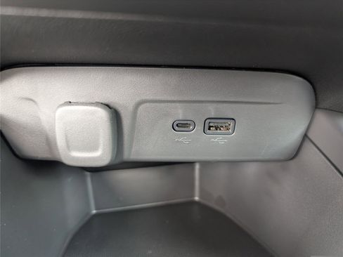 New 2026 Chevrolet Trax RS w/ Sunroof Package FWD image 20