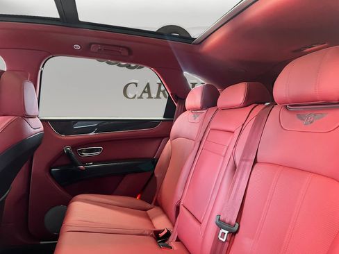 Used 2020 Bentley Bentayga AWD/4WD image 13