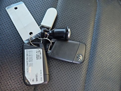 Certified 2024 Volkswagen Tiguan SEL R-Line image 37