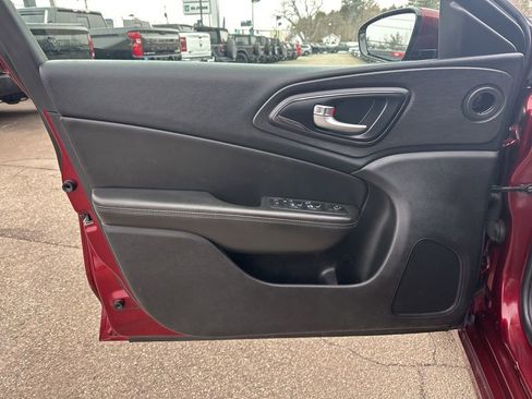 Used 2016 Chrysler 200 S image 11