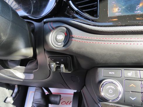 Used 2024 Dodge Durango GT image 15