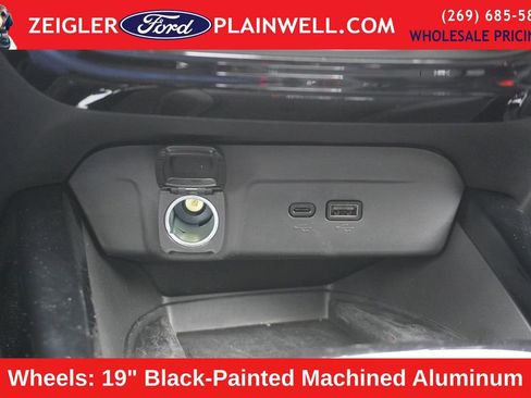 Used 2025 Chevrolet Trax RS w/ Sunroof Package image 23