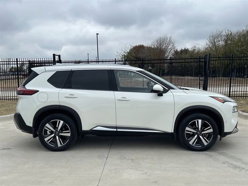 Certified 2023 Nissan Rogue Platinum w/ Platinum Premium Package image 3