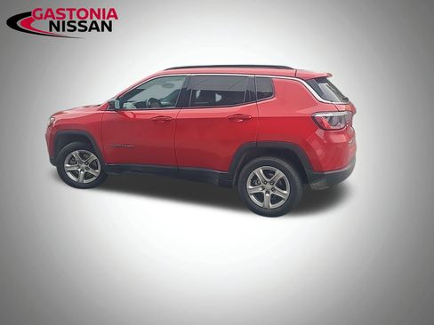 Used 2024 Jeep Compass Latitude image 27