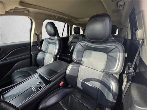 Used 2020 Lincoln Aviator Reserve w/ Equipment Group 202A image 16
