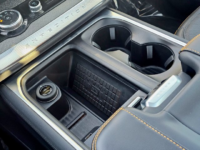 Used 2025 Ford Expedition Tremor AWD/4WD image 37
