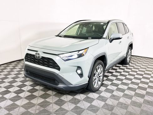 Used 2023 Toyota RAV4 XLE Premium FWD image 7