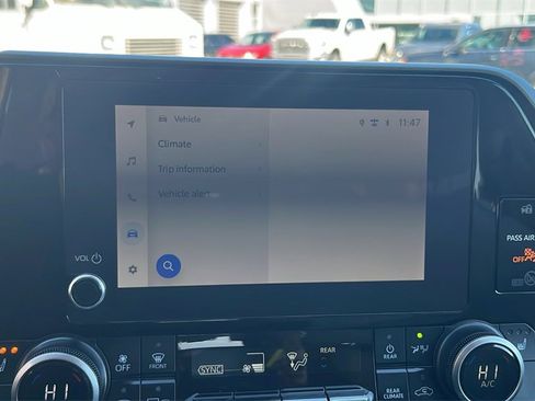 Used 2023 Toyota Highlander XLE image 22