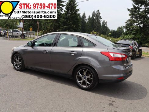 Used 2014 Ford Focus SE w/ Equipment Group 201A FWD image 7
