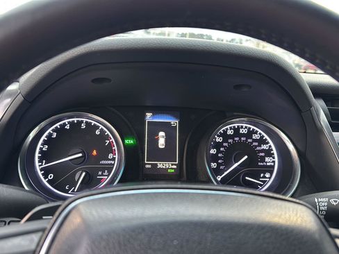 Used 2018 Toyota Camry SE w/ Convenience Package image 20