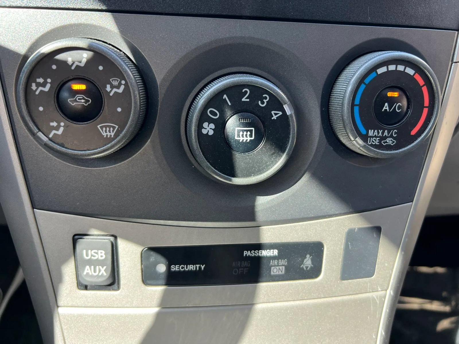 Used 2013 Toyota Corolla LE w/ Premium Pkg FWD image 21