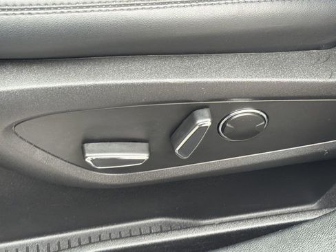 Used 2023 Lincoln Nautilus Reserve image 22