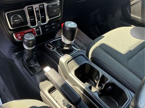 Used 2025 Jeep Wrangler Unlimited Sport AWD/4WD image 23