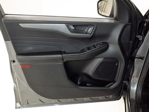 Used 2023 Ford Escape Active w/ Tech Pack #1 AWD/4WD image 9