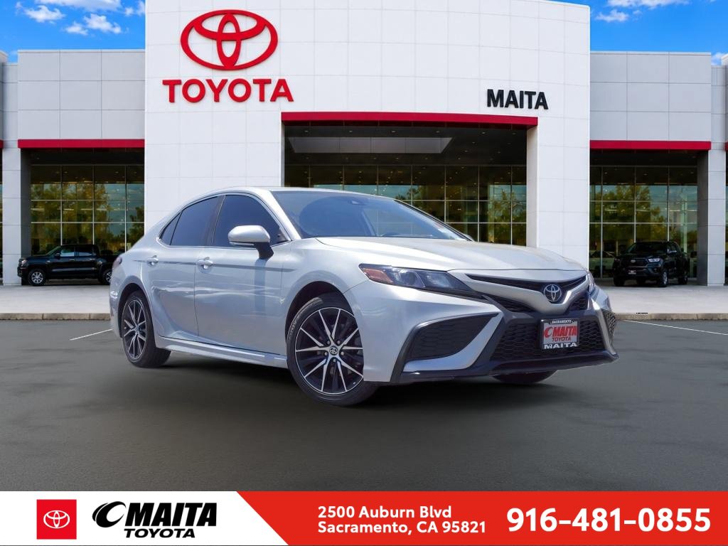 Used 2024 Toyota Camry SE FWD image 1