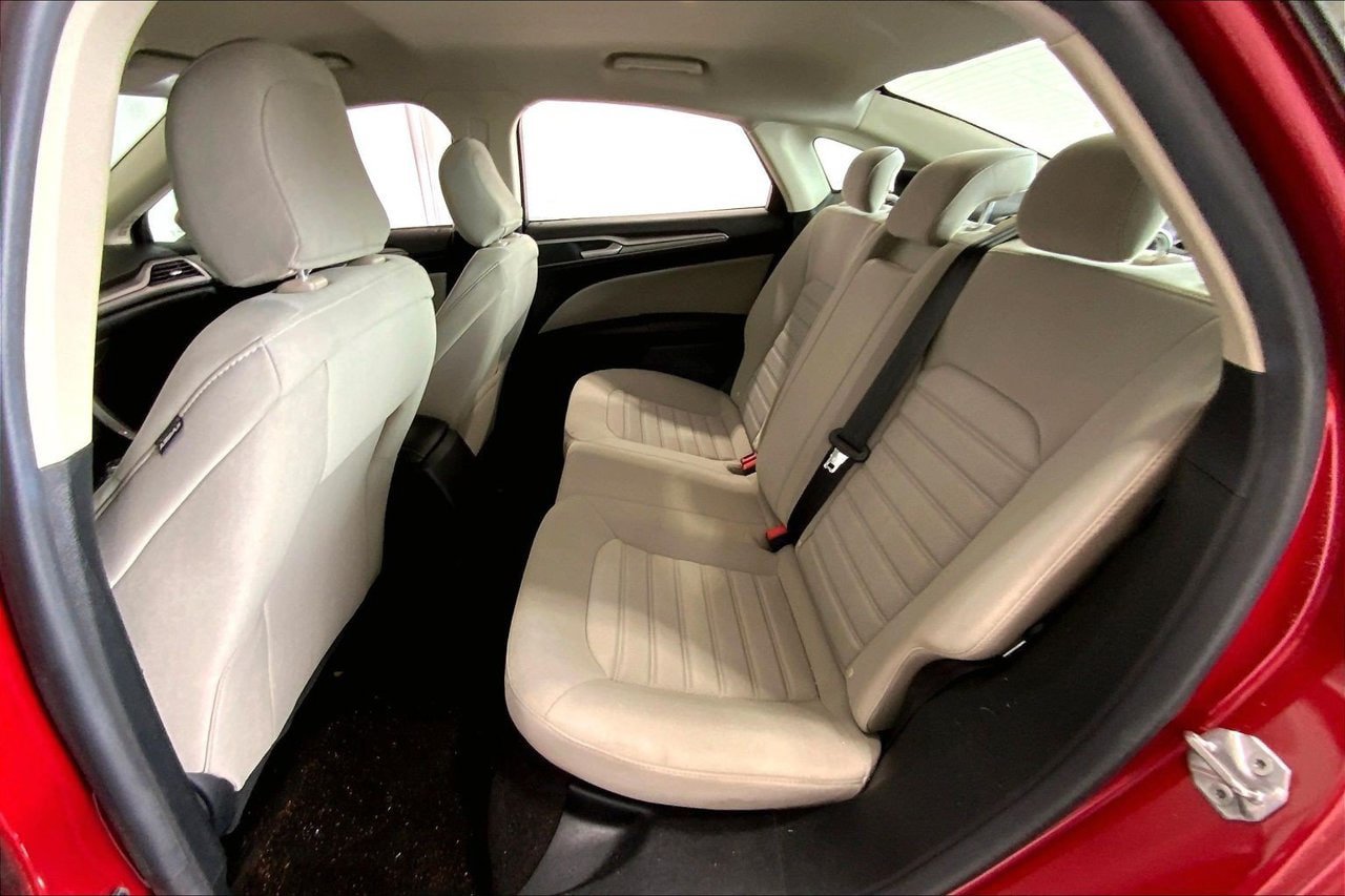 Used 2020 Ford Fusion S FWD image 24