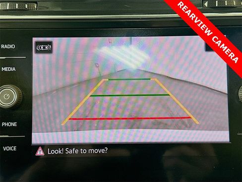 Used 2021 Volkswagen Tiguan SE w/ Panoramic Sunroof Package image 14