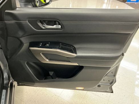 Used 2022 Nissan Pathfinder Platinum w/ Cargo Package image 30