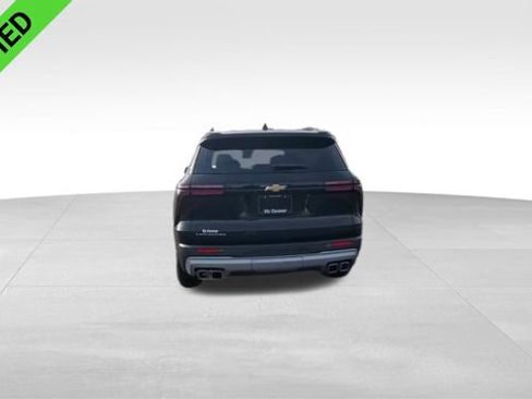 Used 2025 Chevrolet Traverse LT w/ Driver Confidence Package image 8