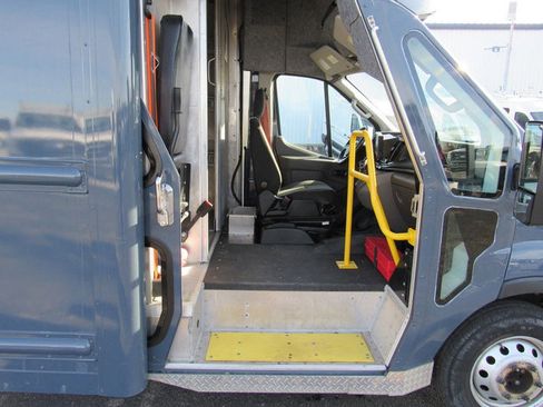 Used 2022 Ford Transit 350 DRW image 13