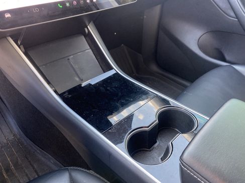 Used 2021 Tesla Model Y Long Range image 26