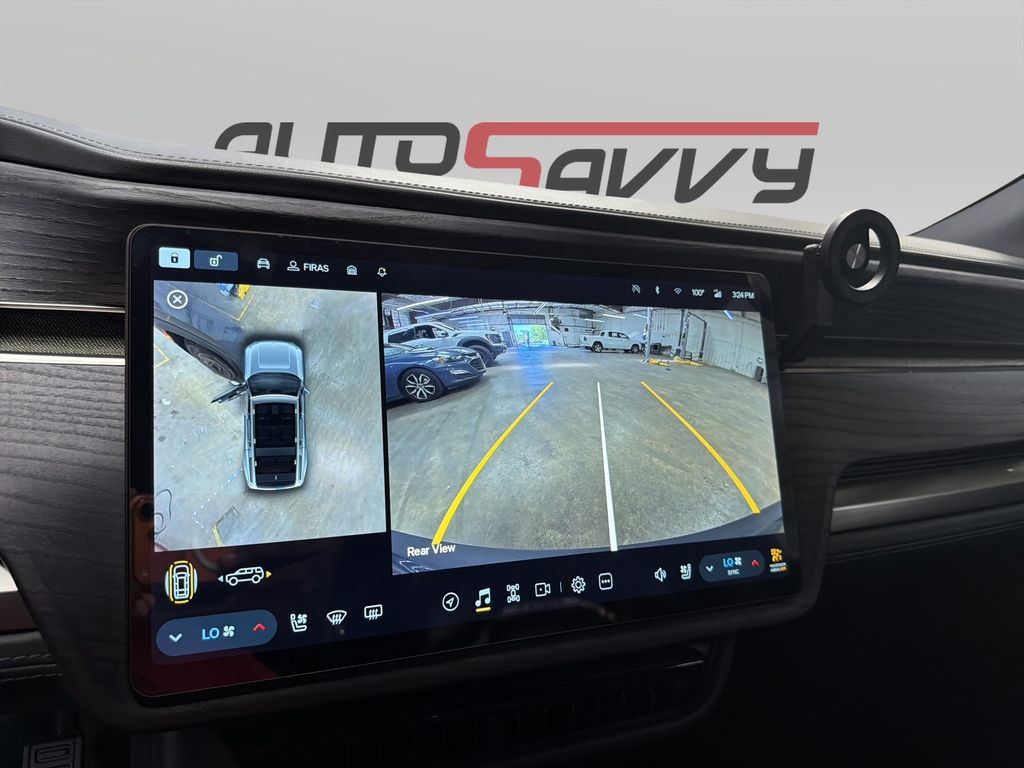 Used 2025 Rivian R1S Adventure Dual AWD/4WD image 14