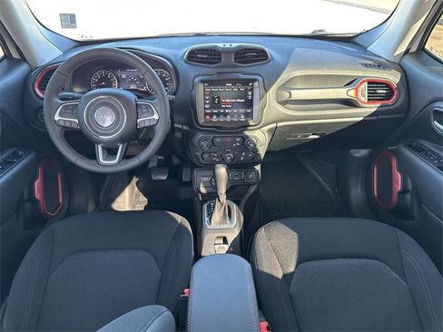 Used 2023 Jeep Renegade Trailhawk image 14