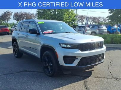 Used 2023 Jeep Grand Cherokee Altitude