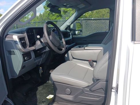 Used 2024 Ford F250 XL w/ XL Chrome Package AWD/4WD image 3