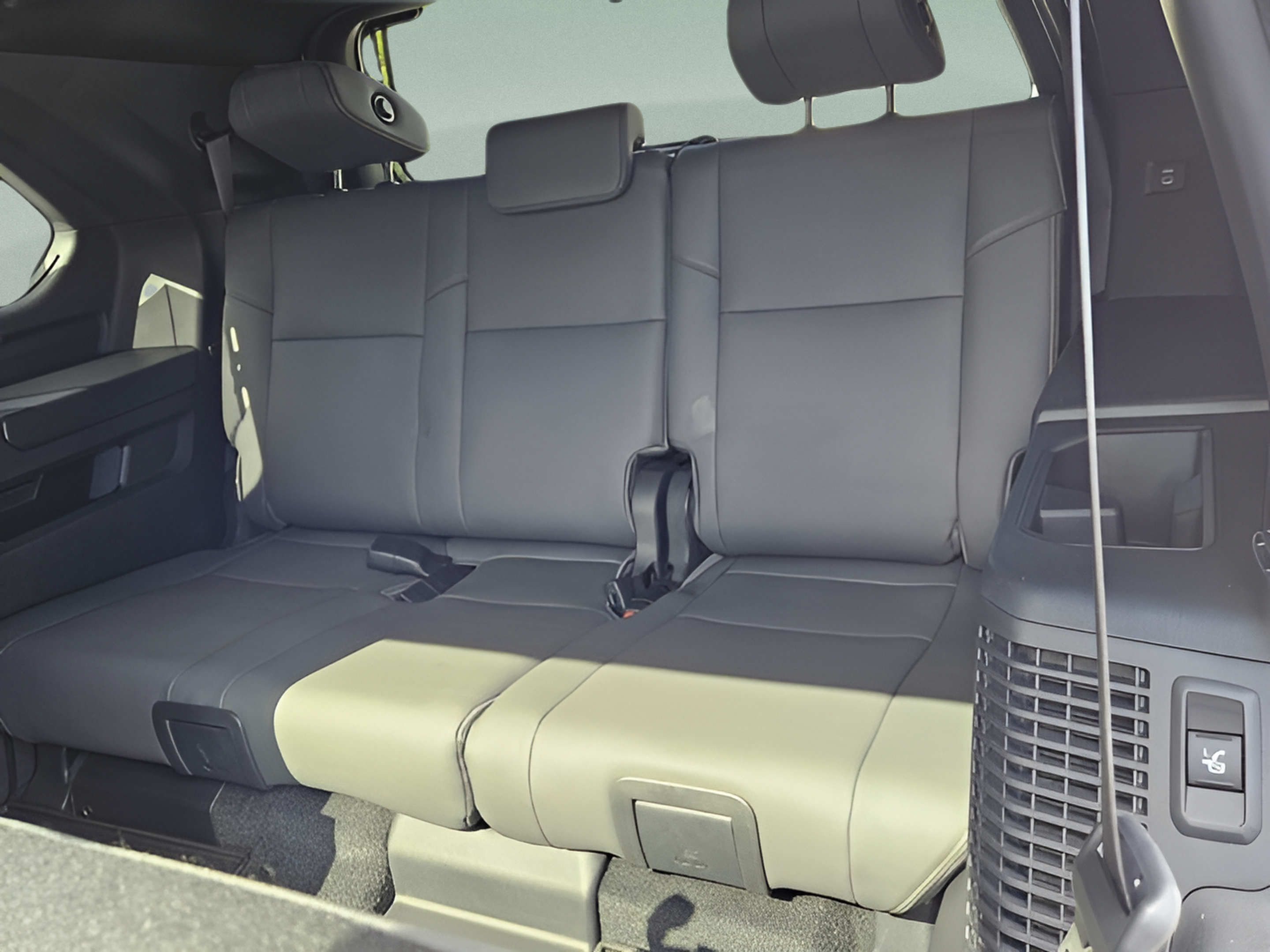 Used 2026 Toyota Sequoia Capstone AWD/4WD image 9